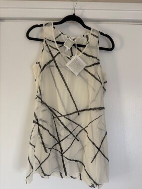 MarlaWynne Cream Sleeveless Tunic with Black Abstract Lines